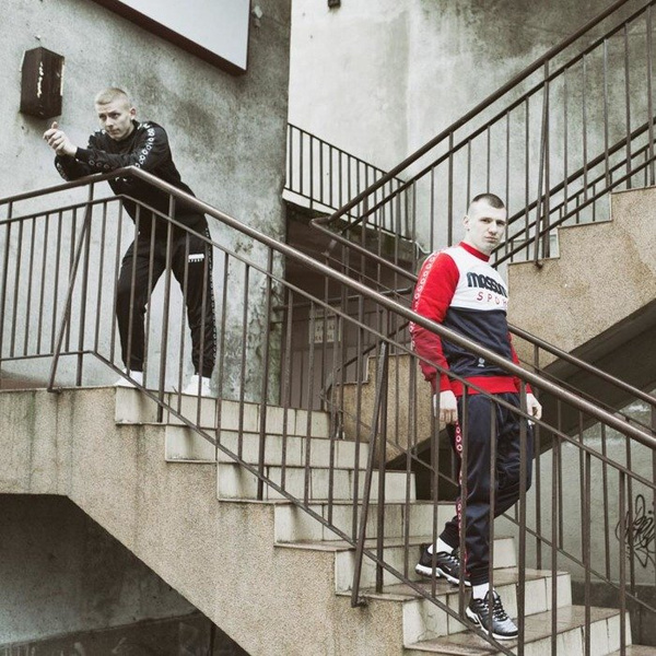 Mass DNM spodnie dresowe Trackpants Stripe - navy / red QUICKSTRIKE