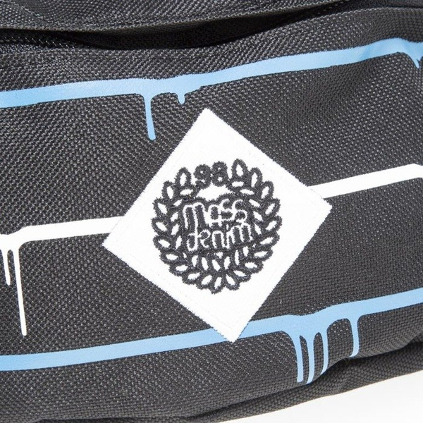 Mass Denim saszetka nerka Compton red