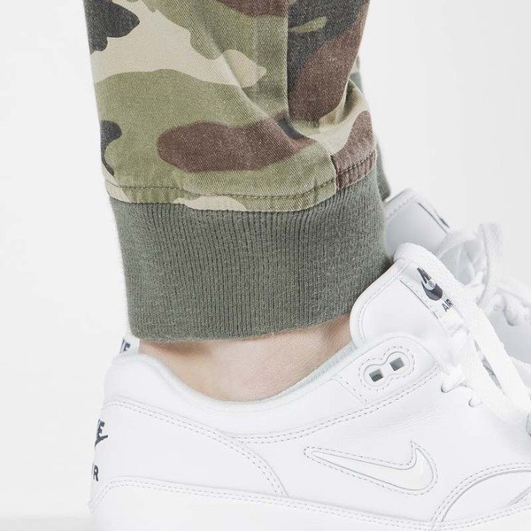 Mass DNM spodnie Joggers Sneaker Fit Classics - woodland camo