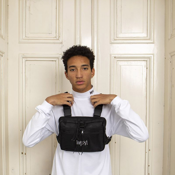 Mass DNM Chest Bag Signature - czarny