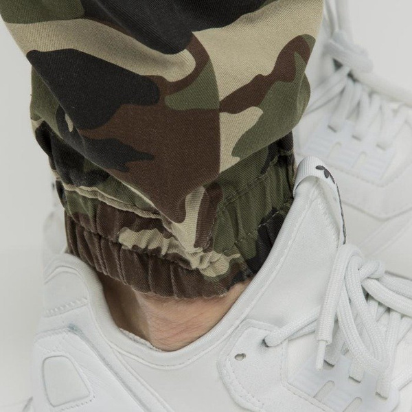 Spodnie Mass Denim Signature Joggers Sneaker Fit - woodland camo